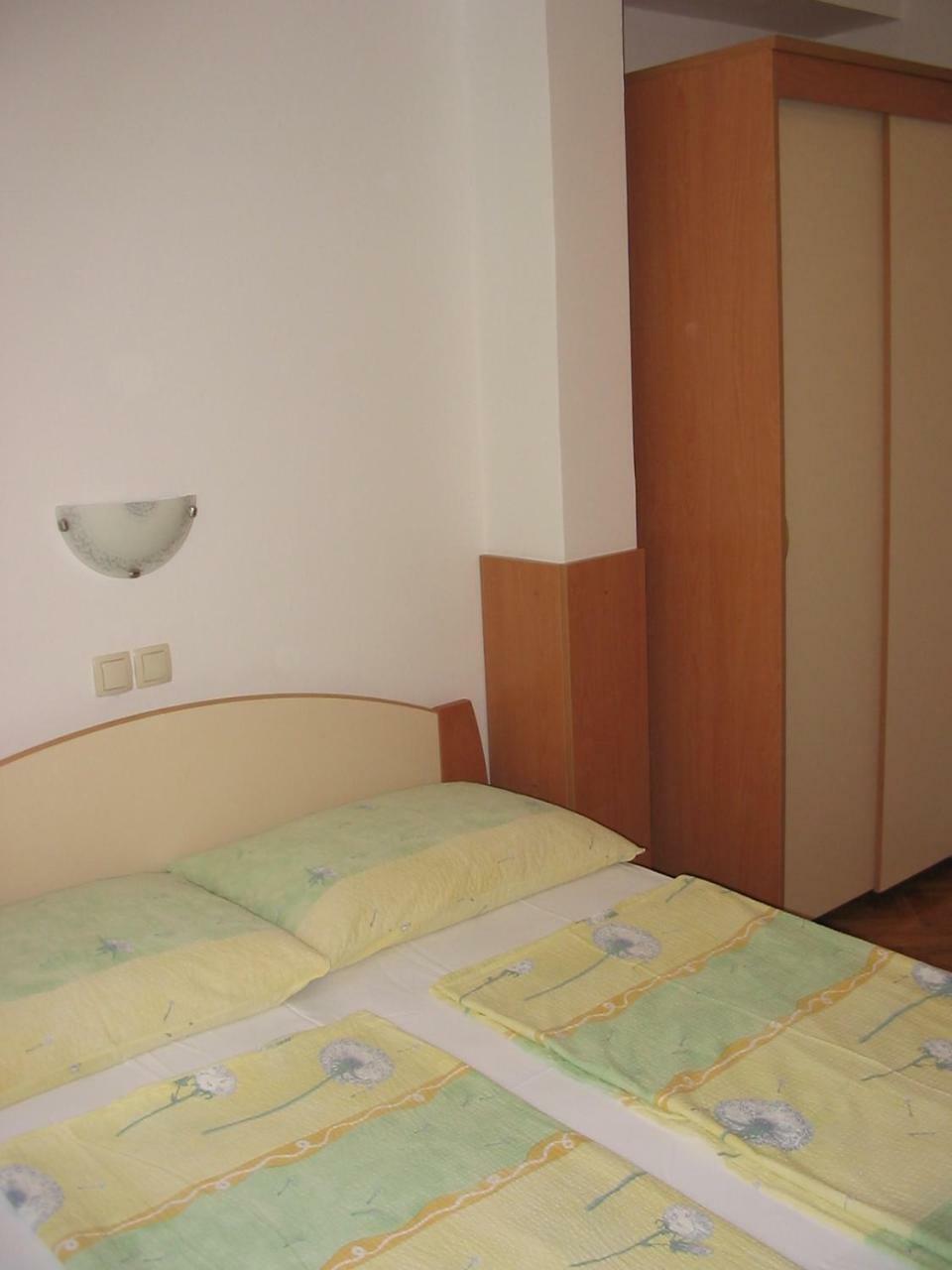 Apartmani Manuela Lopar Chambre photo